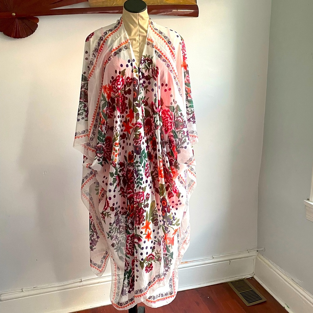 Gorgeous Floral Sheer Beach Shift Kimono